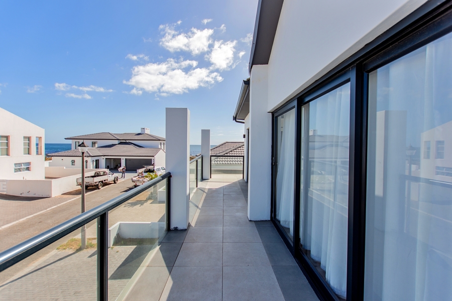 3 Bedroom Property for Sale in Sandy Point Western Cape